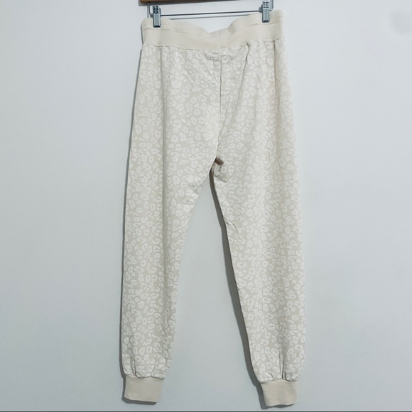 Z SUPPLY | Ava Cream Leopard Drawstring Jogger - Picture 6 of 13